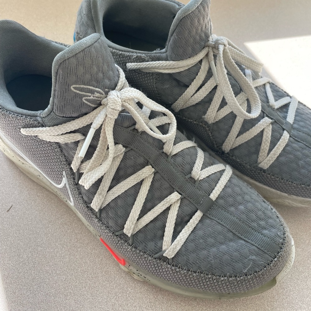 Nike Lebron XVII Low Lace Up Athletic Shoe - Picture 1 of 5